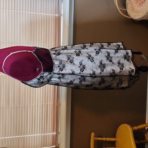 Flora Nikrooz Slip - Picture 2 of 5